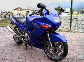 Kawasaki ZZR 400 - лучший мотоцикл для туриста